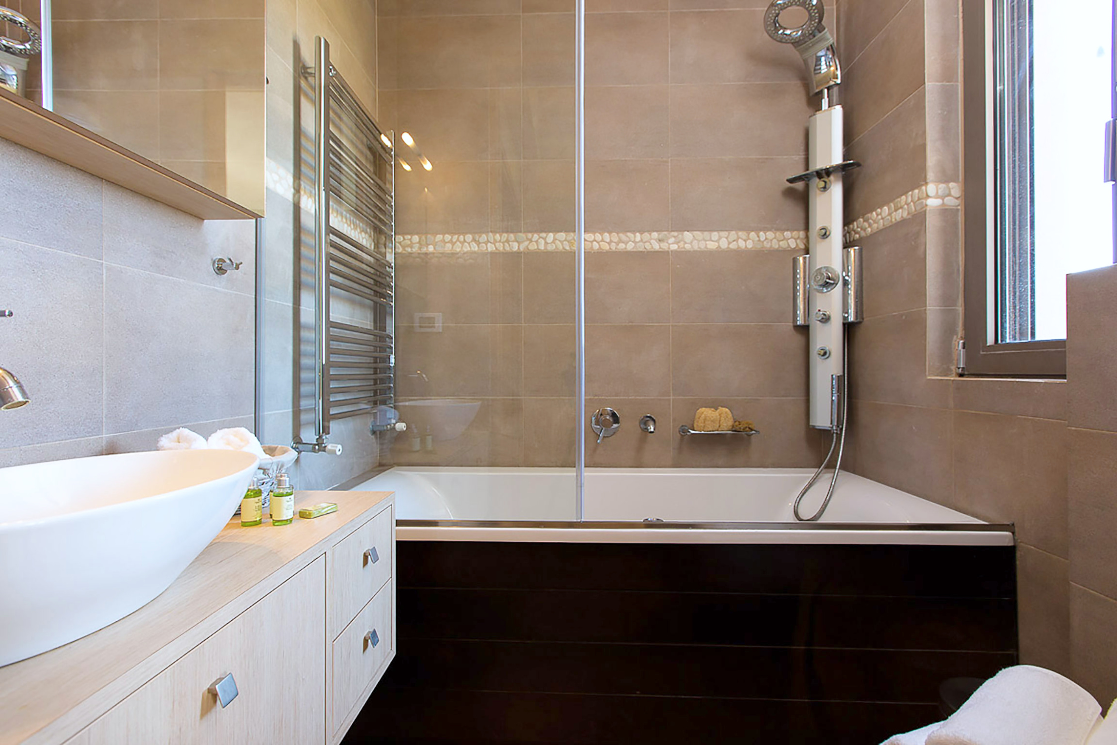 Modern Elegance in a Serene Setting in Crete